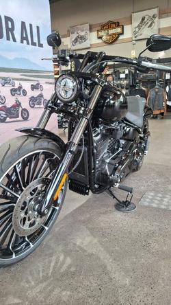 2025 Harley-davidson FXBR BREAKOUT (117) Vivid Black
