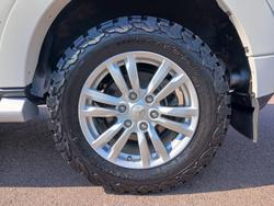 2016 Mitsubishi
Pajero GLS