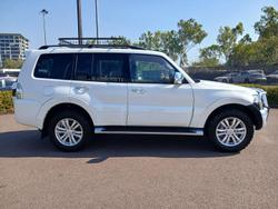 2016 Mitsubishi
Pajero GLS