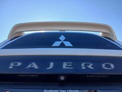 2016 Mitsubishi
Pajero GLS