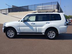 2016 Mitsubishi
Pajero GLS