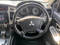 2016 Mitsubishi
Pajero GLS