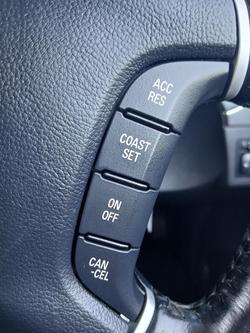 2016 Mitsubishi
Pajero GLS