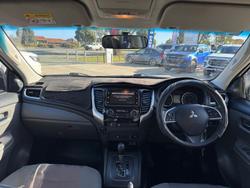 2018 Mitsubishi
Triton GLX