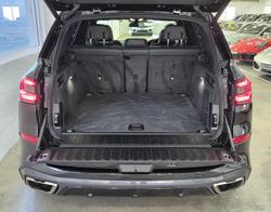 2020 BMW
X5 M50i