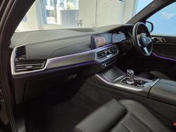 2020 BMW
X5 M50i