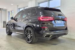 2020 BMW
X5 M50i