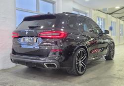 2020 BMW
X5 M50i