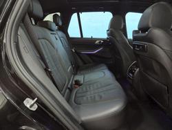 2020 BMW
X5 M50i