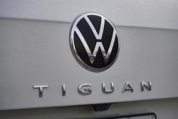 2021 Volkswagen
                Tiguan 162TSI R-Line