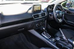 2015 Mazda
                3 Maxx