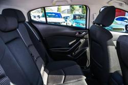 2015 Mazda
                3 Maxx