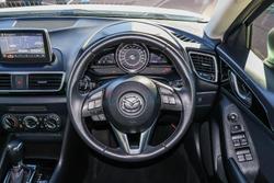 2015 Mazda
                3 Maxx