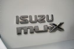 2020 Isuzu
MU-X LS-T