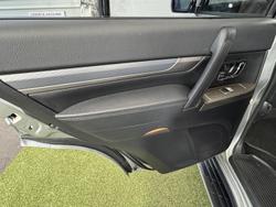 2020 Mitsubishi
                Pajero GLX