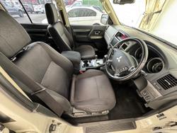 2020 Mitsubishi
Pajero GLX