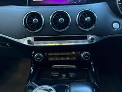 2022 Kia
Stinger 330S