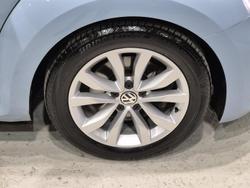 2013 Volkswagen
                Beetle 