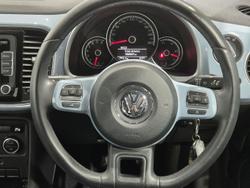 2013 Volkswagen
                Beetle 