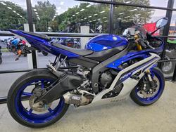 2016 Yamaha YZF-R6 BLUE