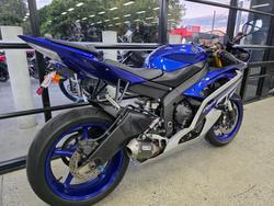 2016 Yamaha YZF-R6 BLUE
