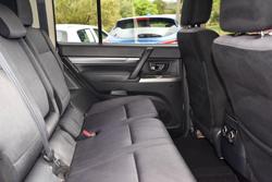 2017 Mitsubishi Pajero GLX