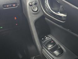 2021 Nissan
                X-TRAIL ST