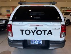 2021 Toyota
Hilux 4x4 2.8L DSL D/C 6AT SR