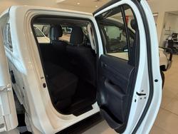 2020 Toyota
Hilux 4x4 2.8L DSL D/C/C 6AT SR