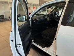 2020 Toyota
Hilux 4x4 2.8L DSL D/C/C 6AT SR