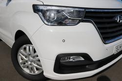 2019 Hyundai
                iMax Active