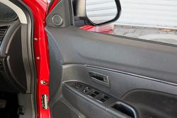 2019 Mitsubishi
ASX ES