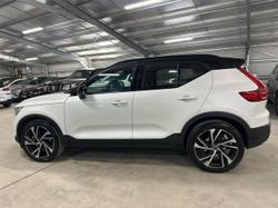 2020 Volvo
XC40 T5 R-Design