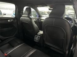 2020 Volvo
XC40 T5 R-Design