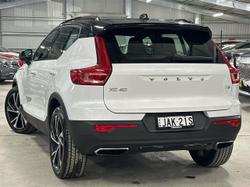 2020 Volvo
XC40 T5 R-Design