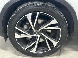 2020 Volvo
XC40 T5 R-Design