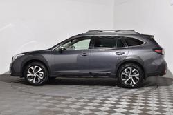 2022 Subaru
Outback AWD Touring