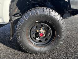 2002 Toyota
Hilux