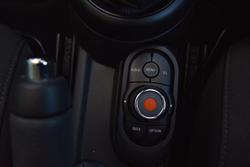 2016 MINI
Hatch Cooper