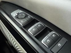 2022 Kia
                Carnival S