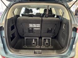 2022 Kia
                Carnival S