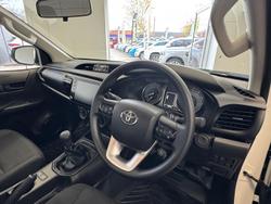 2024 Toyota
Hilux SR