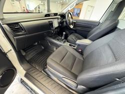 2024 Toyota
Hilux SR