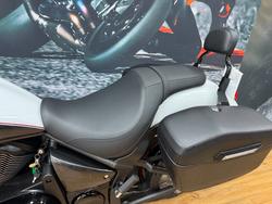 2016 Kawasaki VULCAN 900 CUSTOM WHITE