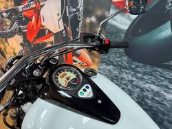 2016 Kawasaki VULCAN 900 CUSTOM WHITE