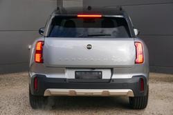 2025 MINI
Countryman C Favoured