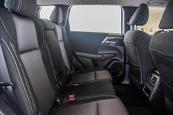 2023 Mitsubishi
Outlander ES
