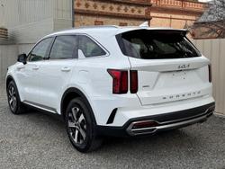 2022 Kia
                Sorento Sport