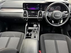 2022 Kia
                Sorento Sport
