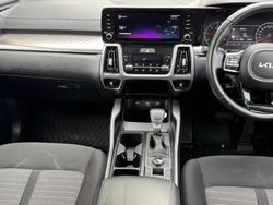 2022 Kia
                Sorento Sport